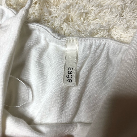 Sage leaf pattern romper - Picture 9 of 16